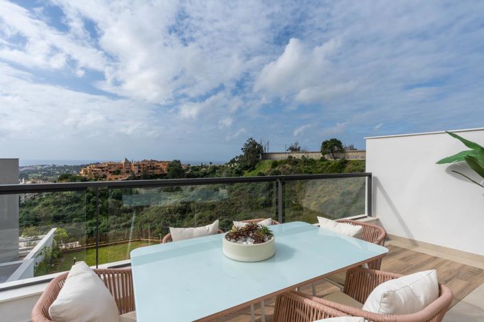 Image No.23-3 Bed Property for sale