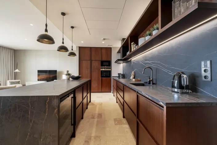 Image No.12-3 Bed Property for sale