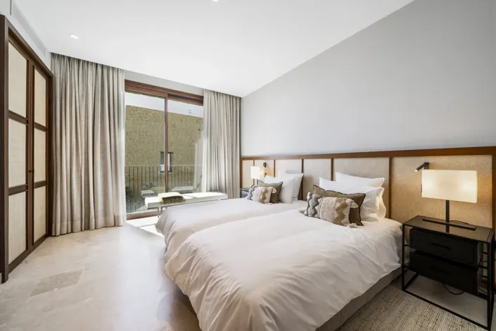 Image No.21-3 Bed Property for sale