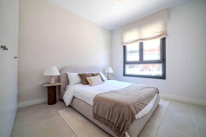 Image No.11-3 Bed Property for sale