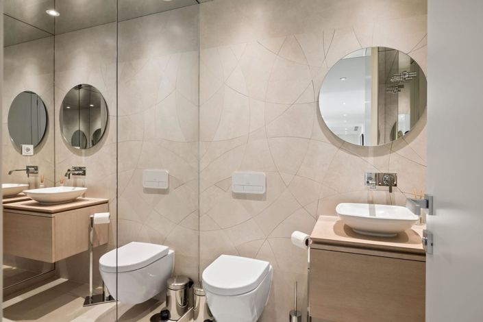 Image No.27-7 Bed Property for sale