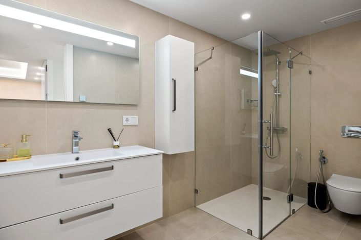 Image No.35-7 Bed Property for sale