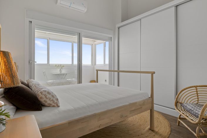 Image No.3-3 Bed Property for sale