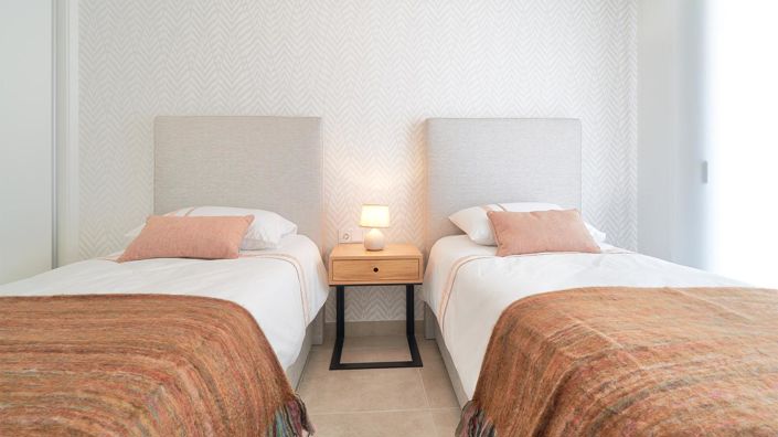 Image No.10-3 Bed Property for sale