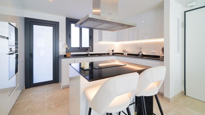 Image No.3-3 Bed Property for sale