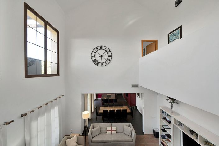 Image No.11-5 Bed Property for sale