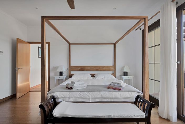 Image No.20-5 Bed Property for sale