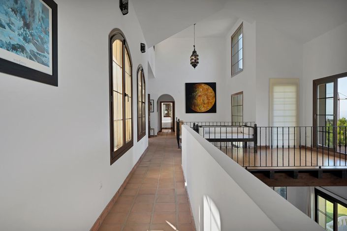 Image No.23-5 Bed Property for sale