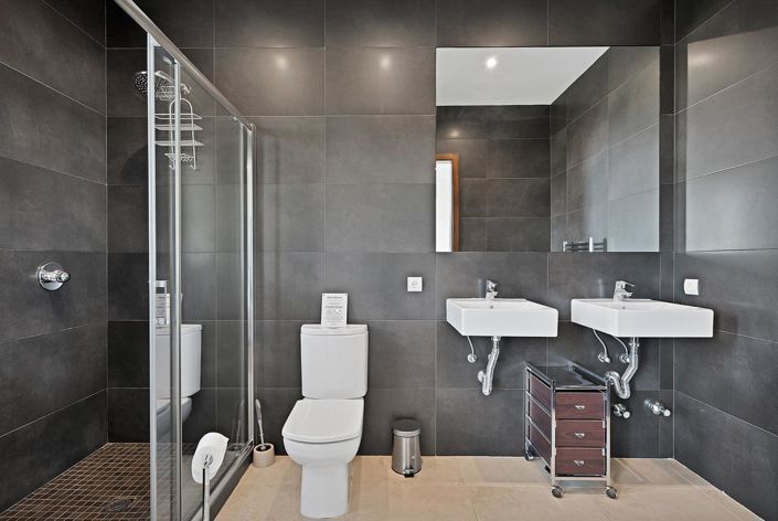 Image No.32-5 Bed Property for sale