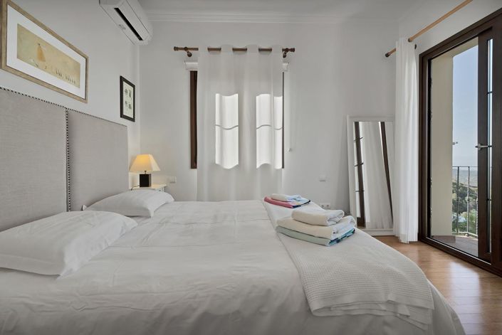 Image No.36-5 Bed Property for sale