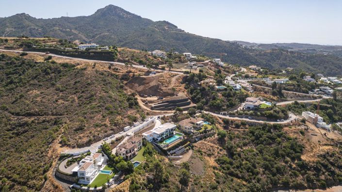 Image No.45-5 Bed Property for sale