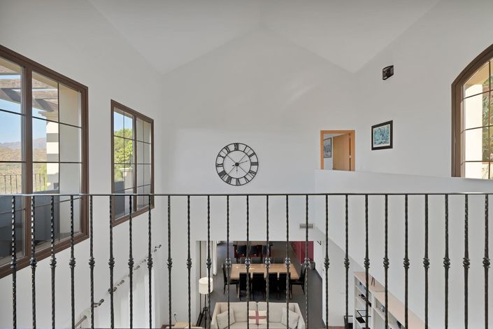 Image No.9-5 Bed Property for sale