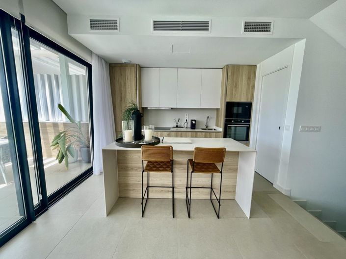 Image No.8-3 Bed Property for sale