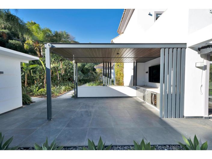 Image No.10-4 Bed Property for sale