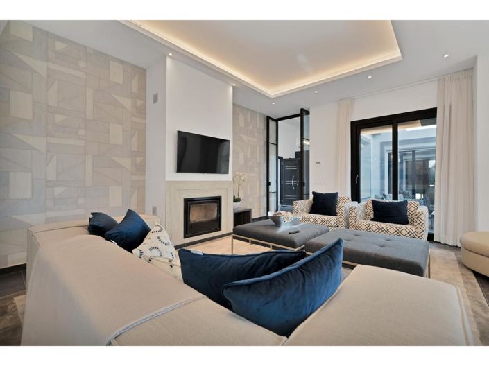 Image No.15-4 Bed Property for sale