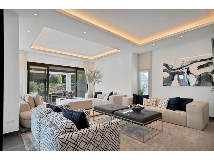 Image No.17-4 Bed Property for sale