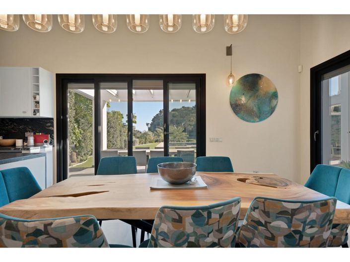 Image No.22-4 Bed Property for sale