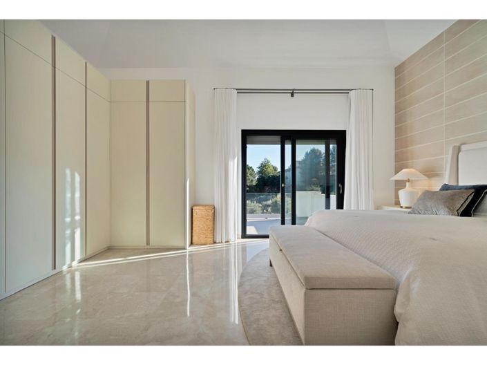 Image No.28-4 Bed Property for sale