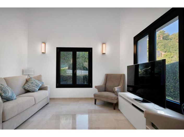 Image No.32-4 Bed Property for sale