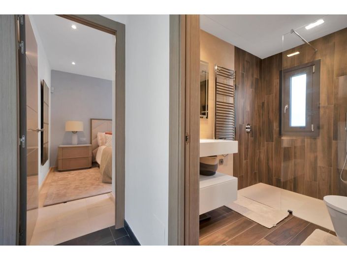 Image No.35-4 Bed Property for sale