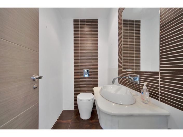 Image No.37-4 Bed Property for sale