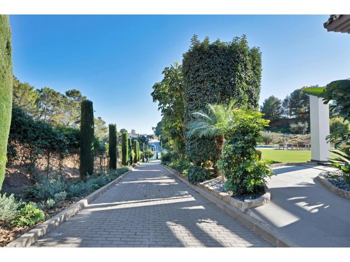 Image No.42-4 Bed Property for sale