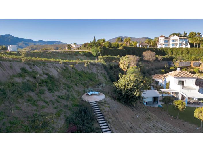 Image No.44-4 Bed Property for sale