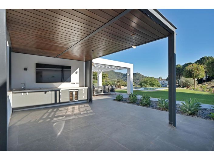 Image No.5-4 Bed Property for sale