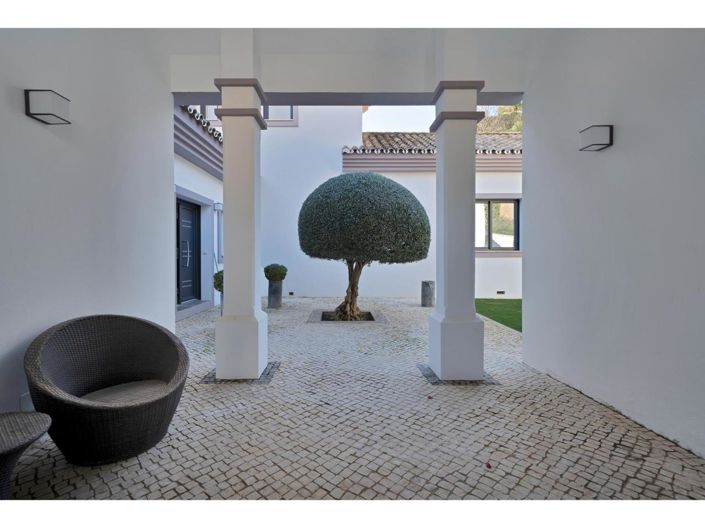 Image No.8-4 Bed Property for sale