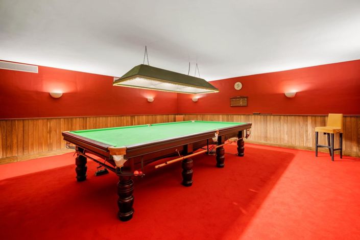 Image No.21-6 Bed Property for sale