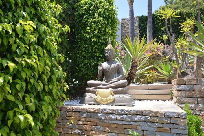 Image No.12-5 Bed Property for sale