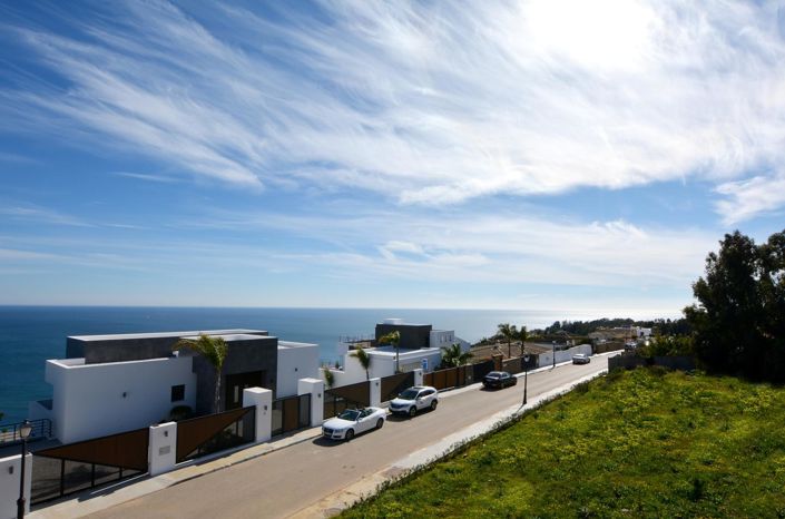 Image No.30-5 Bed Property for sale