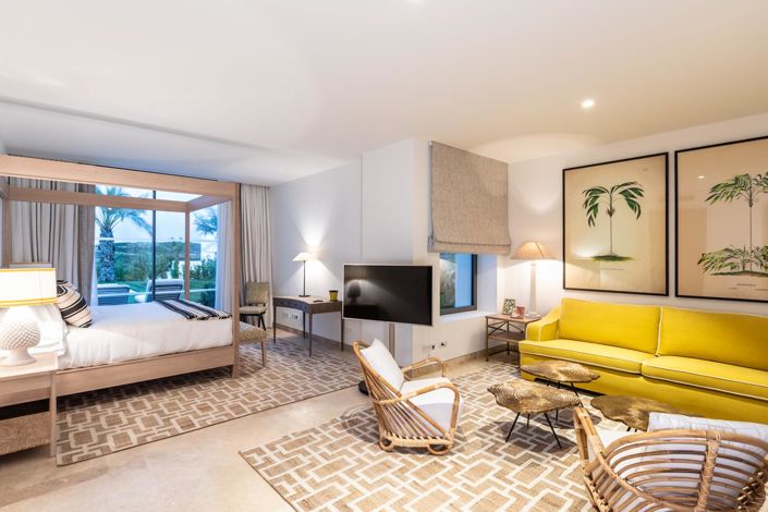 Image No.20-5 Bed Property for sale