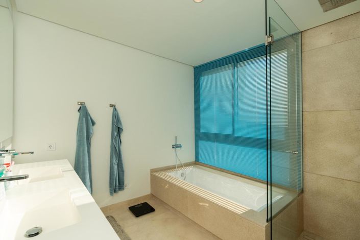 Image No.38-3 Bed Property for sale