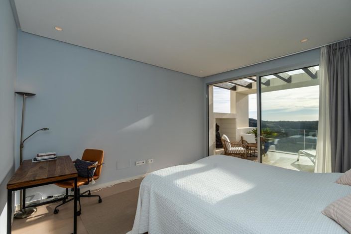 Image No.43-3 Bed Property for sale