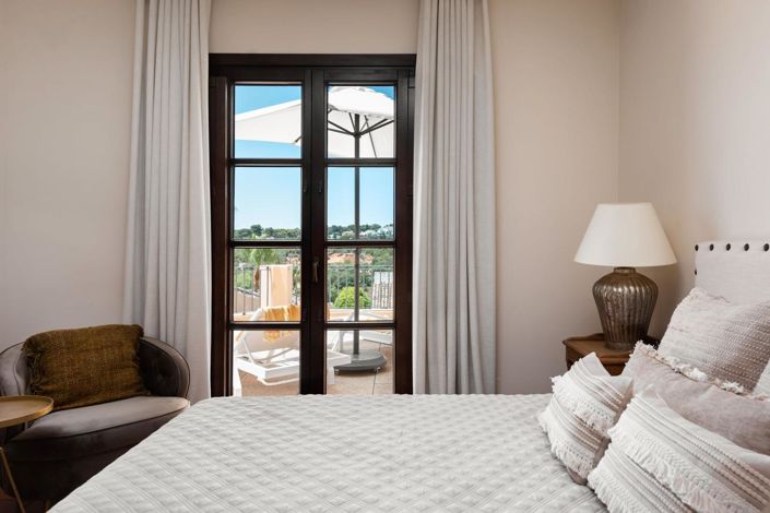 Image No.18-4 Bed Property for sale