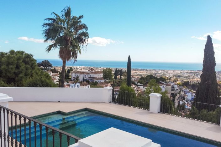 Image No.10-6 Bed Property for sale