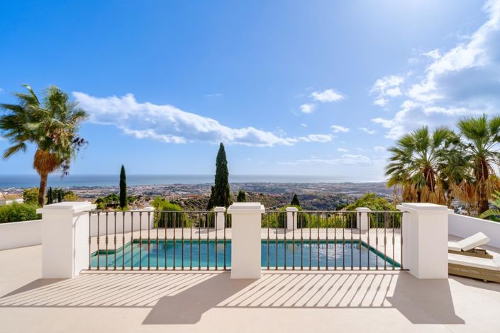 Image No.20-6 Bed Property for sale