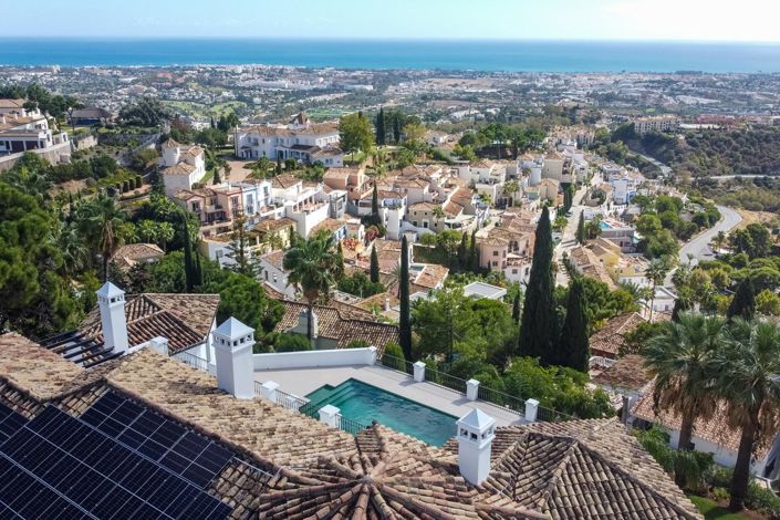 Image No.4-6 Bed Property for sale