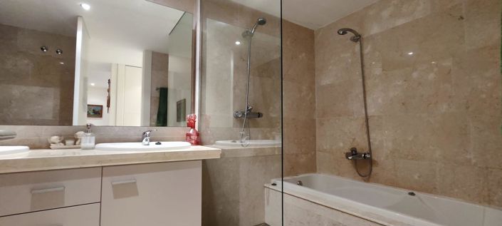 Image No.17-3 Bed Property for sale