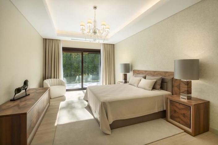 Image No.21-5 Bed Property for sale