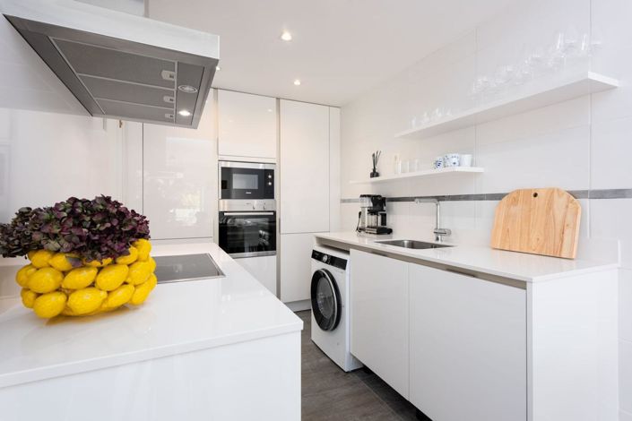 Image No.11-2 Bed Property for sale