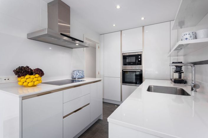 Image No.12-2 Bed Property for sale