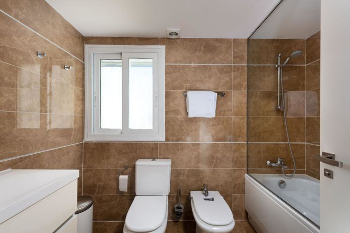 Image No.23-2 Bed Property for sale