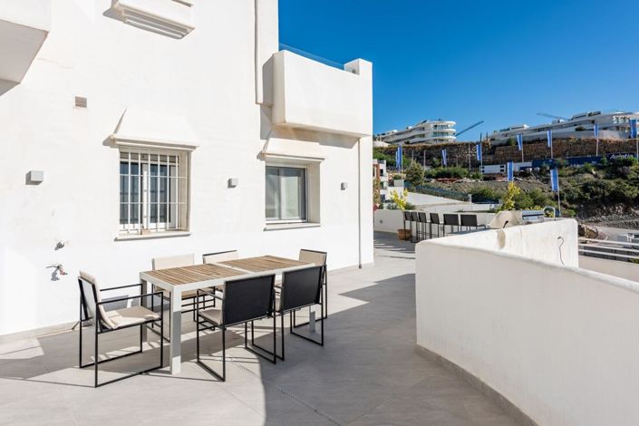 Image No.24-2 Bed Property for sale