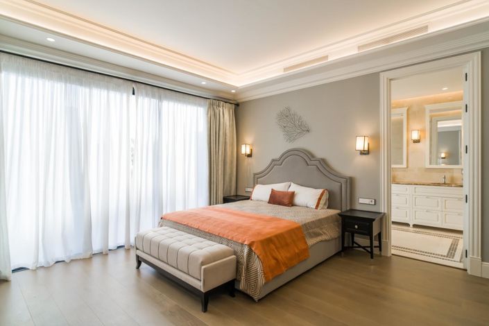 Image No.13-6 Bed Property for sale