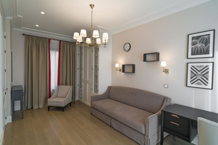 Image No.14-6 Bed Property for sale