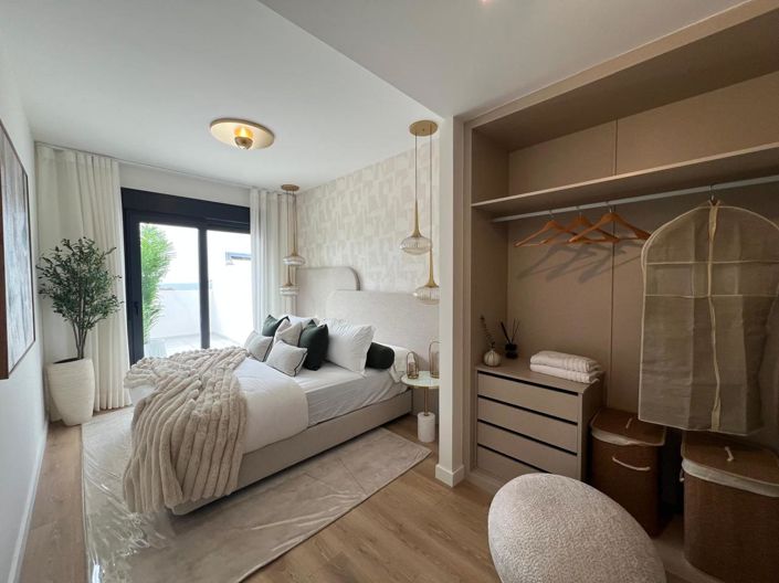 Image No.14-3 Bed Property for sale