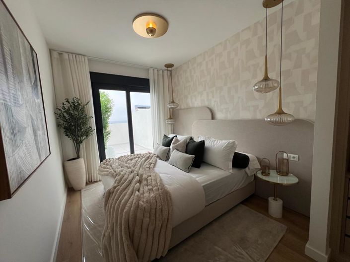 Image No.3-3 Bed Property for sale