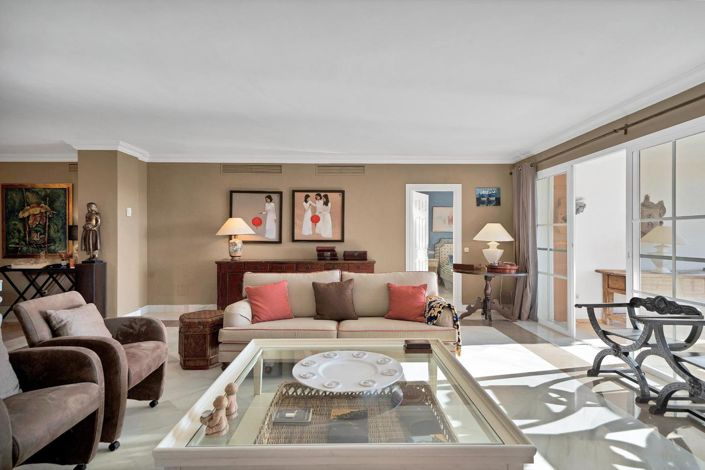 Image No.11-2 Bed Property for sale